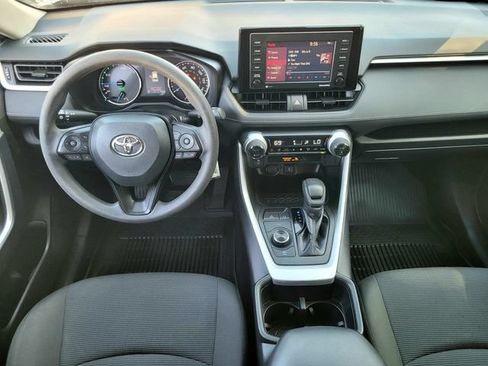 Certified 2022 Toyota RAV4 LE AWD/4WD image 13