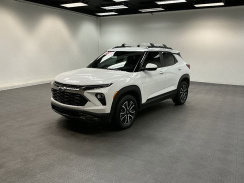 Used 2024 Chevrolet TrailBlazer ACTIV w/ Convenience Package AWD/4WD image 1