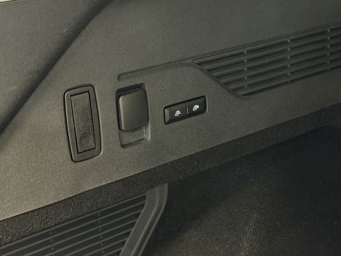 Used 2025 Lincoln Nautilus Reserve image 29