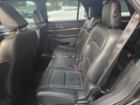 Used 2018 Ford Explorer Platinum AWD/4WD image 12