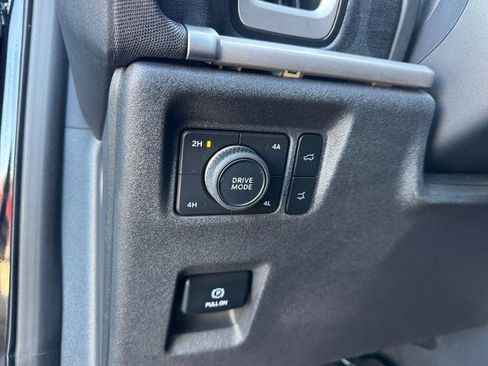 Certified 2025 Ford Expedition Active AWD/4WD image 23