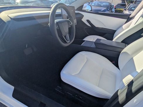 Used 2024 Tesla Model 3 Standard Range image 12