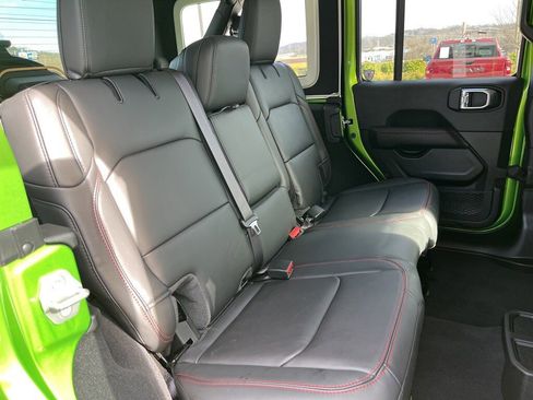 Used 2025 Jeep Wrangler Unlimited Rubicon image 22