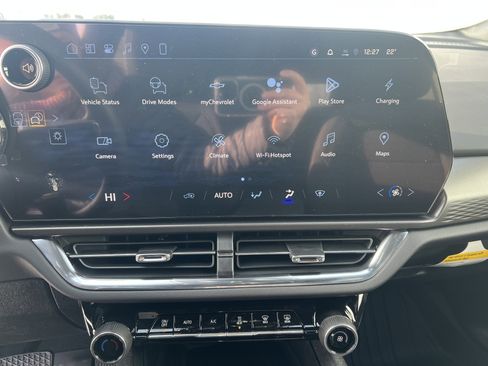 New 2026 Chevrolet Equinox EV LT image 30