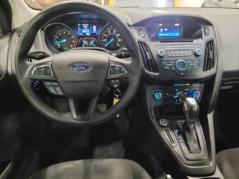 Used 2016 Ford Focus SE FWD image 22