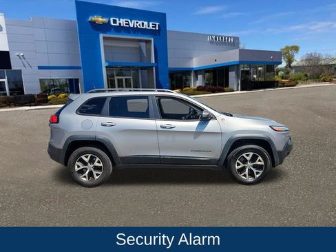 Used 2014 Jeep Cherokee Trailhawk w/ Comfort/Convenience Group AWD/4WD image 8