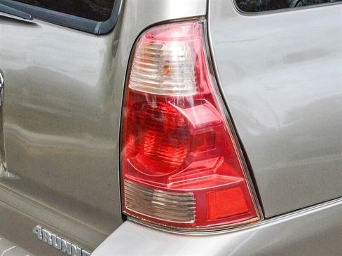 Used 2004 Toyota 4Runner SR5 image 15