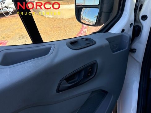 Used 2017 Ford Transit 350 XLT image 18