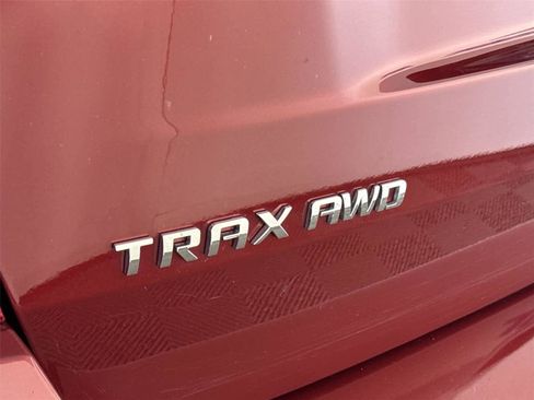 Used 2022 Chevrolet Trax LT w/ LT Convenience Package AWD/4WD image 10