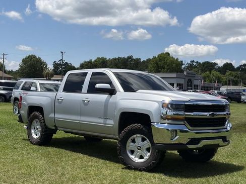 Used 2018 Chevrolet Silverado 1500 LT w/ All Star Edition AWD/4WD image 12