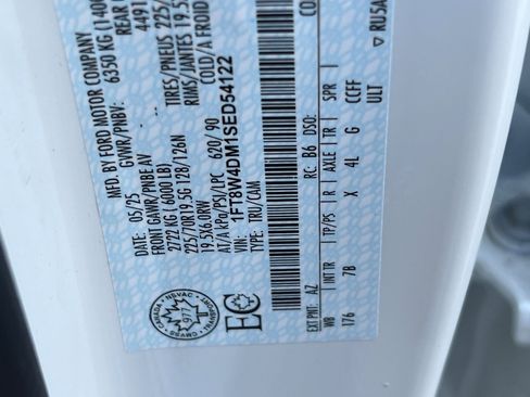 Used 2025 Ford F450 Platinum w/ FX4 Off-Road Package image 31