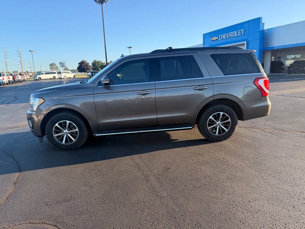 Used 2019 Ford Expedition XLT w/ Equipment Group 202A AWD/4WD image 4