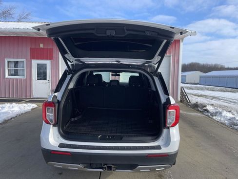 Used 2020 Ford Explorer XLT w/ Equipment Group 202A image 29