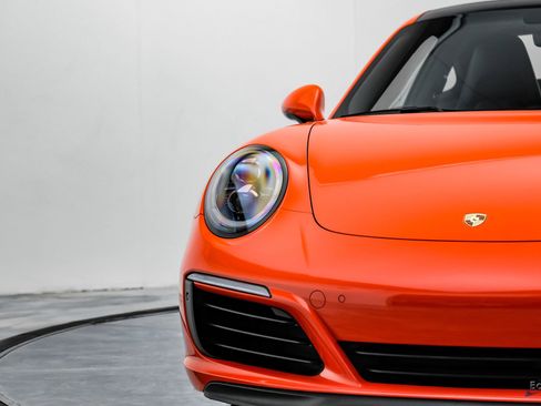 Used 2018 Porsche 911 Carrera 4S AWD/4WD image 26