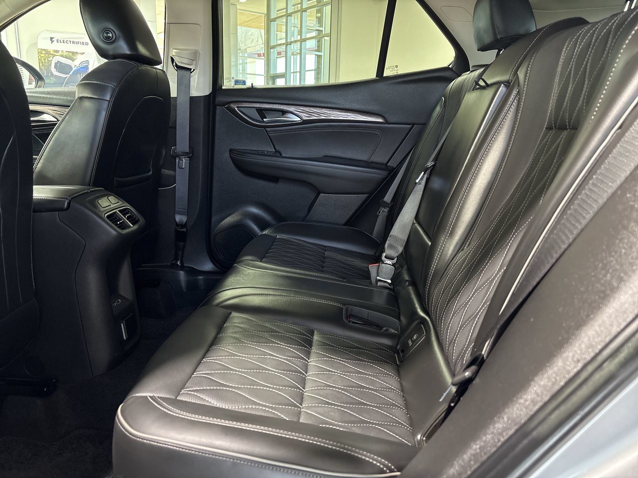 Used 2023 Buick Envision Avenir AWD/4WD image 24