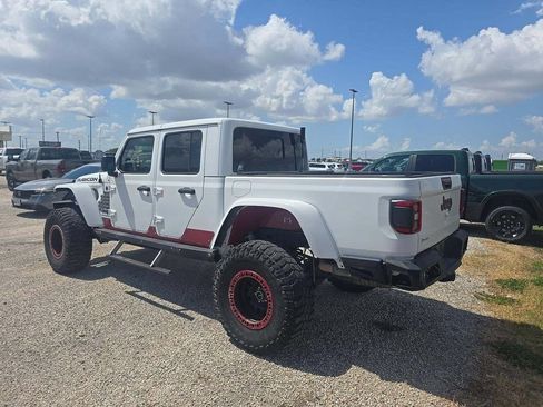 Used 2021 Jeep Gladiator Rubicon AWD/4WD image 2
