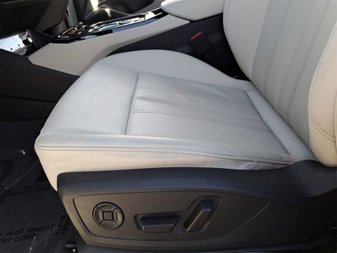 Certified 2025 Audi Q6 e-tron Premium w/ Convenience Package image 31