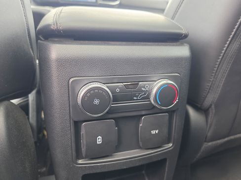 Used 2022 Ford Explorer XLT w/ Equipment Group 202A AWD/4WD image 16