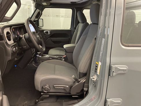 New 2026 Jeep Gladiator Sport image 14