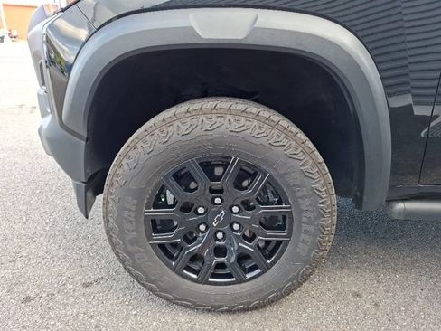 Used 2025 Chevrolet Colorado Trail Boss AWD/4WD image 10