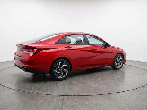 Used 2025 Hyundai Elantra Limited FWD image 9