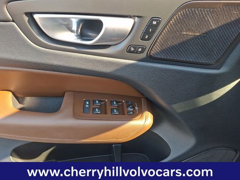 Certified 2023 Volvo XC60 B5 Plus w/ Climate Package image 13