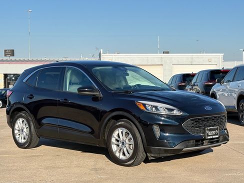 Used 2021 Ford Escape SE image 4