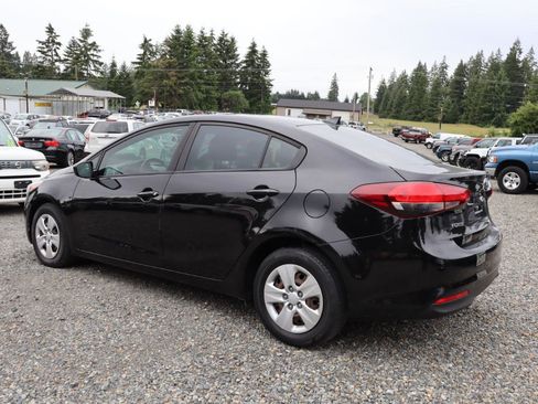 Used 2017 Kia Forte LX FWD image 3