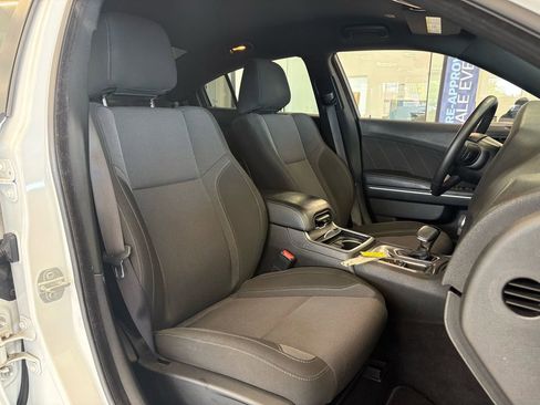 Used 2019 Dodge Charger SXT RWD image 23