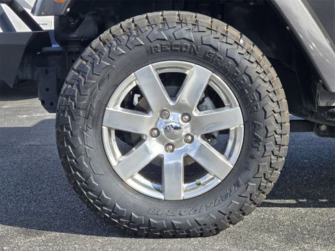 Used 2014 Jeep Wrangler Unlimited Sahara w/ Connectivity Group image 10