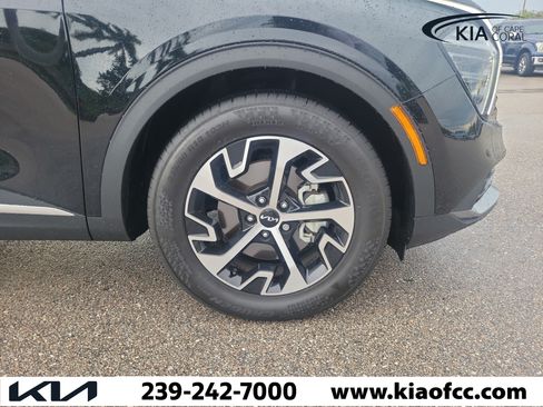 Certified 2025 Kia Sportage EX w/ Premium Package FWD image 7