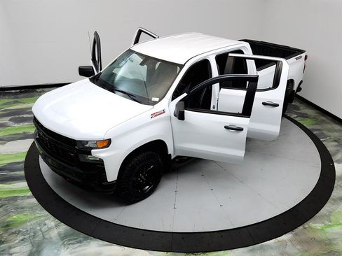 Used 2020 Chevrolet Silverado 1500 Custom Trail Boss w/ Custom Convenience Package AWD/4WD image 30