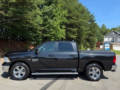 Used 2019 RAM 1500 Big Horn AWD/4WD image 2