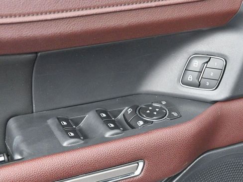 Used 2022 Ford Expedition Limited AWD/4WD image 12
