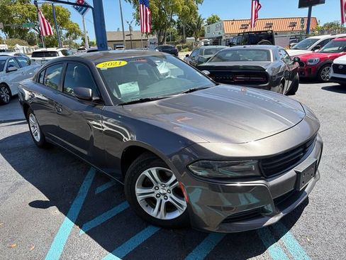 Used 2021 Dodge Charger SXT w/ Leather Interior Group RWD image 2