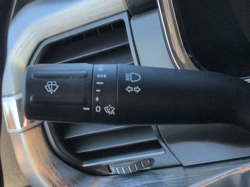 Certified 2021 Ford F150 Lariat w/ Equipment Group 502A High image 27