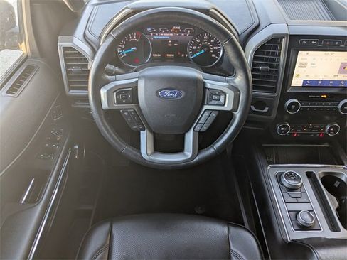 Used 2021 Ford Expedition XLT image 19