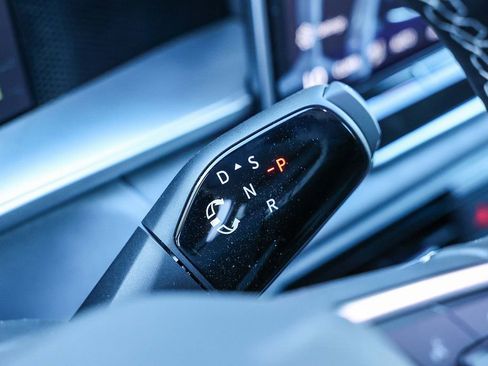 New 2026 Volkswagen Tiguan SE image 34