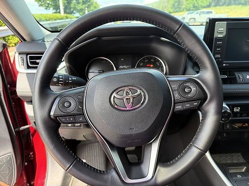 Certified 2022 Toyota RAV4 XLE Premium AWD/4WD image 13