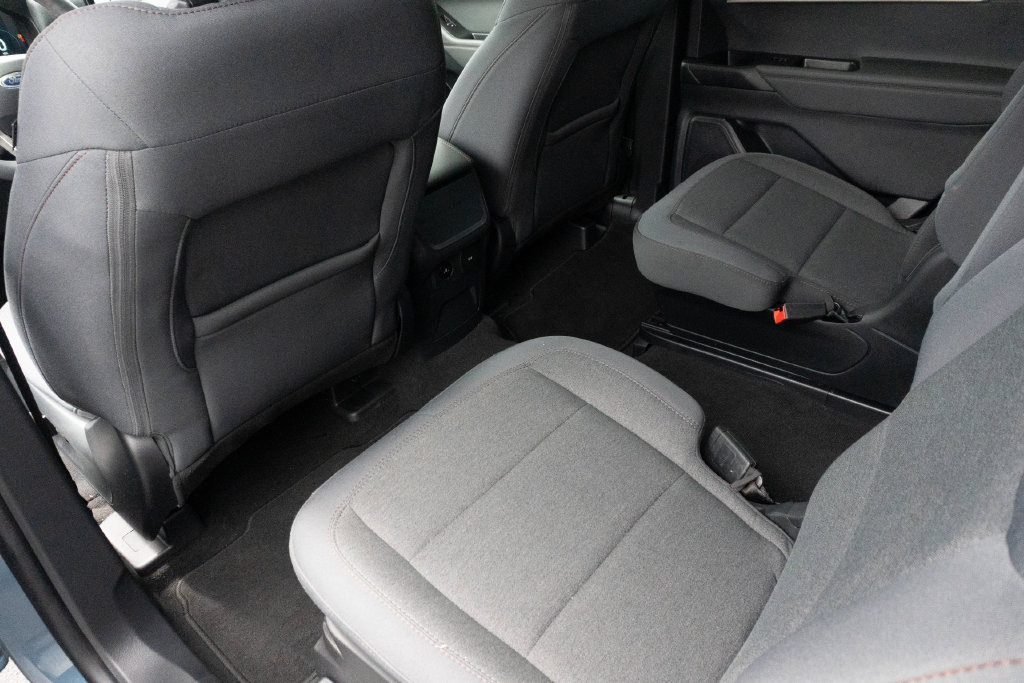 Used 2025 Ford Explorer Active RWD image 20