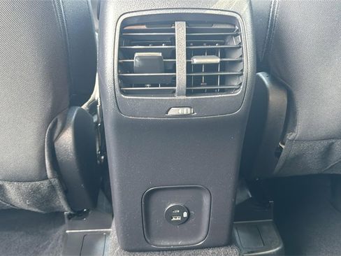 Used 2022 Ford Escape SE w/ SE Sport Appearance Package image 20