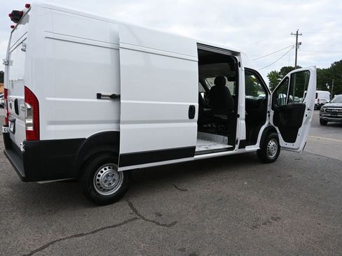Used 2026 RAM ProMaster 2500 w/ Convenience Group FWD image 9