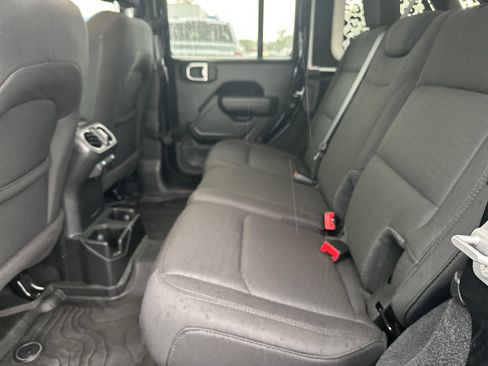 Used 2022 Jeep Wrangler Unlimited Sport AWD/4WD image 21