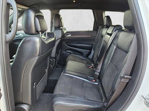 Used 2019 Jeep Grand Cherokee Altitude image 18