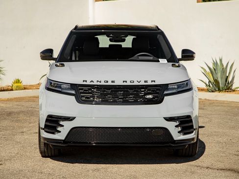 New 2026 Land Rover Range Rover Velar Dynamic SE image 3