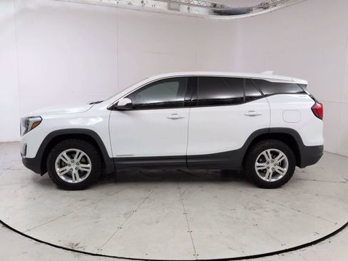 Used 2018 GMC Terrain SLE AWD/4WD image 3