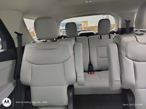 New 2026 Ford Explorer Active w/ Active Comfort Package image 12