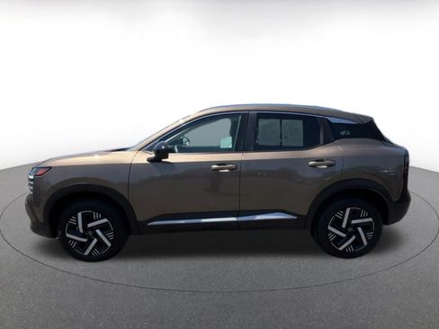 Used 2026 Nissan Kicks SV w/ Cold Weather Package FWD image 9
