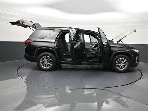 Used 2023 Chevrolet Traverse LT FWD image 31