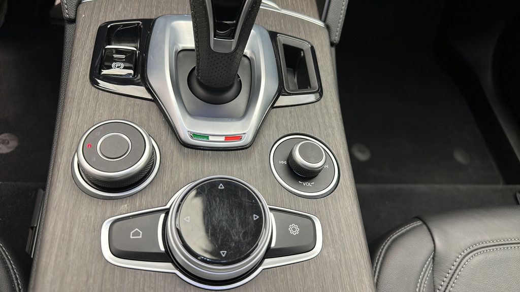 Used 2023 Alfa Romeo Stelvio Ti w/ Active Assist Plus Package AWD/4WD image 22